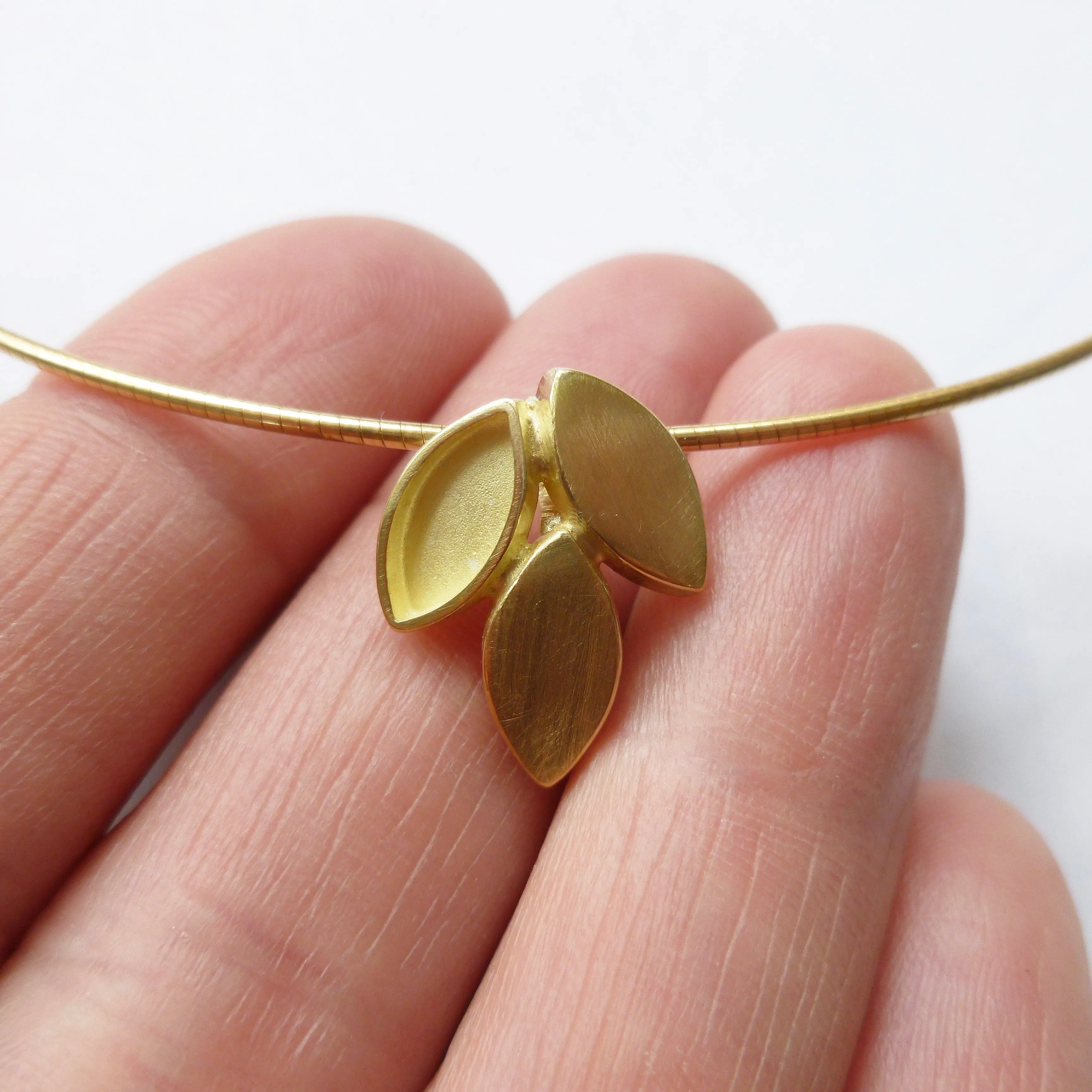 18ct Gold Necklace - Contemporary, Unique and Bespoke.