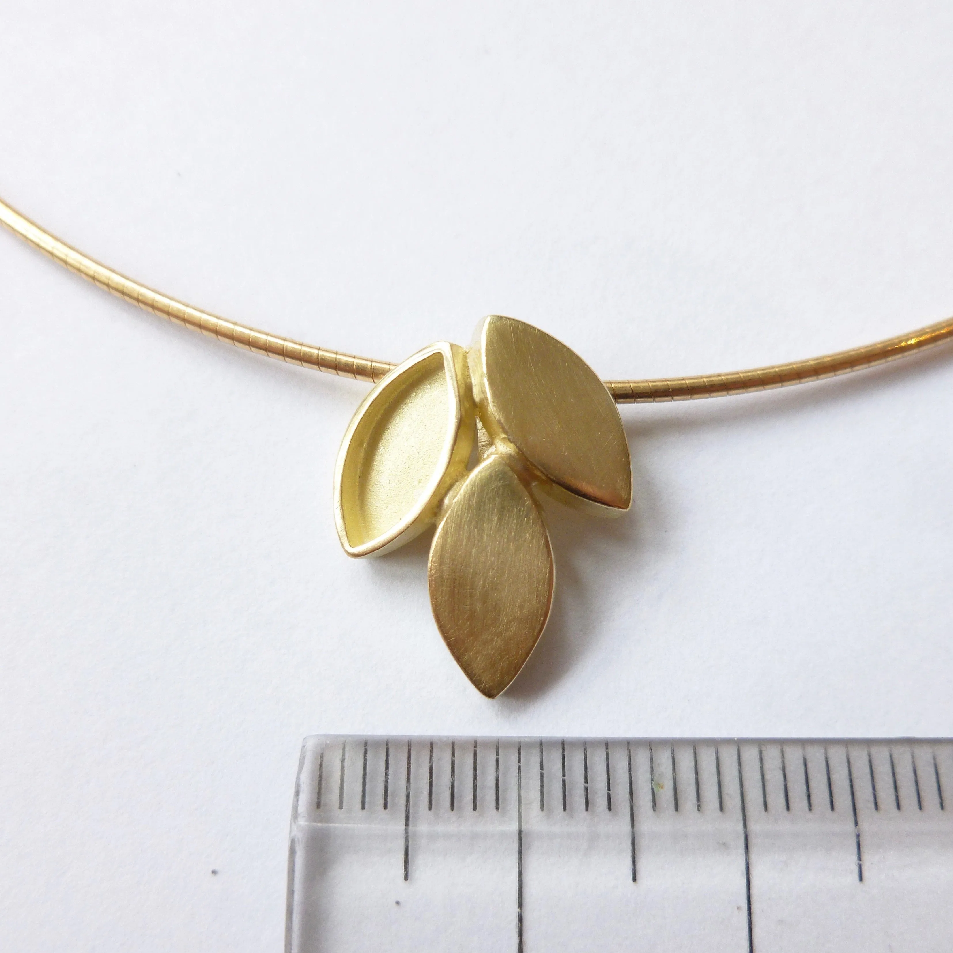 18ct Gold Necklace - Contemporary, Unique and Bespoke.