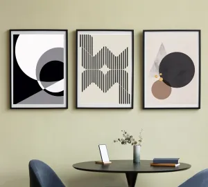 Harmonic Circles: Minimalist Geometric Trio