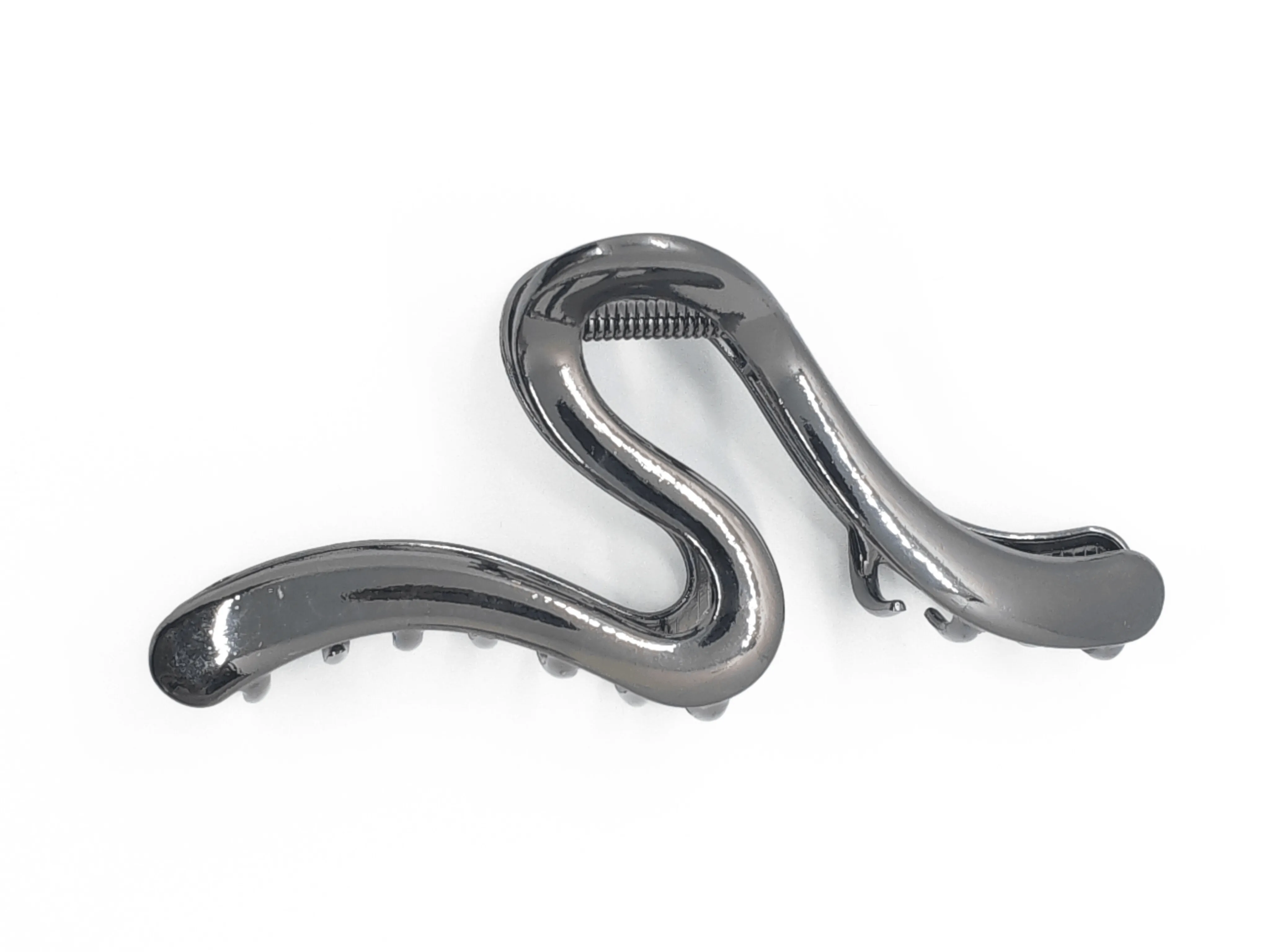 Sleek Metallic Wave Hair Claw Clip